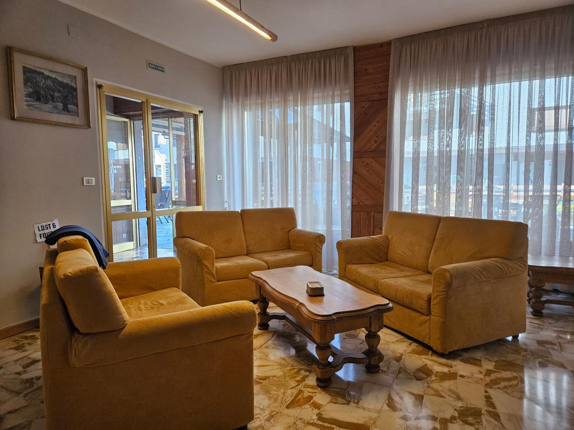Hotel Holiday Debili Oulx Exterior foto