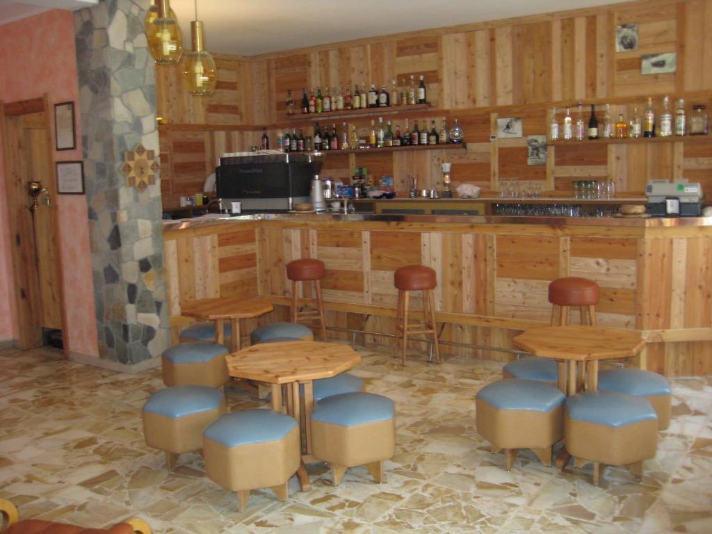 Hotel Holiday Debili Oulx Exterior foto